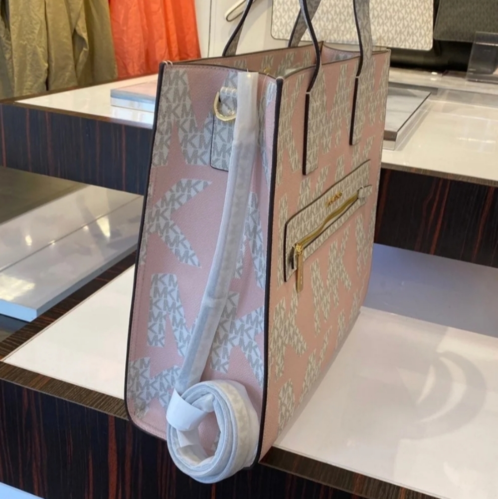 ⚠️LAST 1⚠️ Michael Kors Kenly Logo LG Tote - Picture 2 of 4